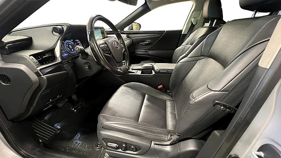 Lexus ES300h 6 of 22