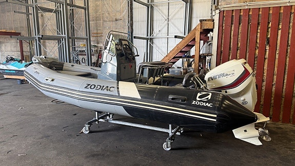 Zodiac Pro Open 550 -16 Evinrude 115 DSL -16 2 of 5