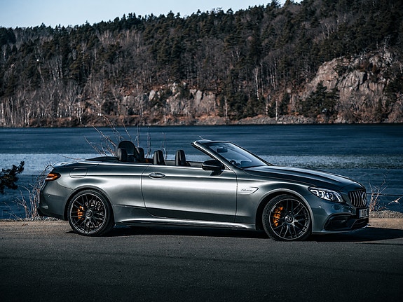 Mercedes-Benz C63 2 of 5