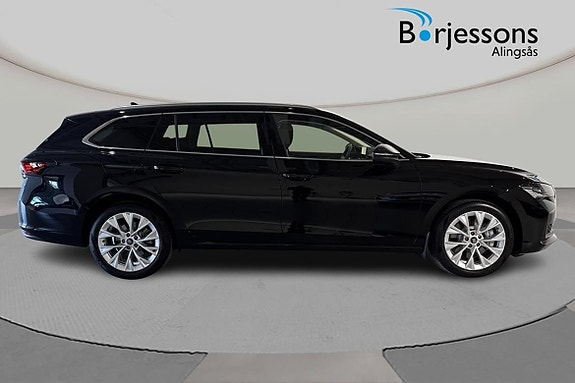 Skoda Superb 2 of 8