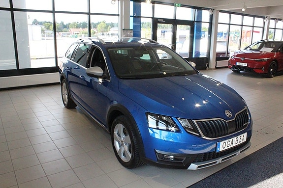 Skoda Octavia Scout 3 of 5