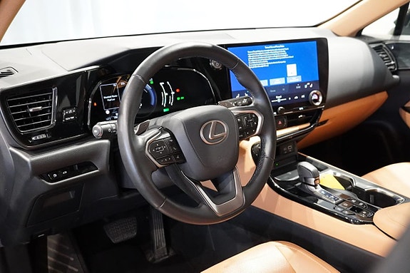 Lexus NX450h+ 6 of 19
