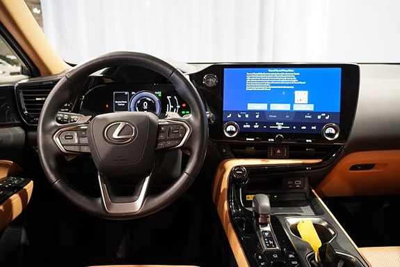 Lexus NX450h+ 8 of 19