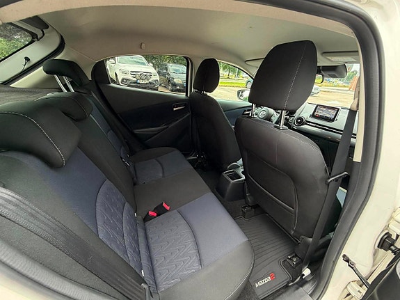 Mazda 2 14 of 24