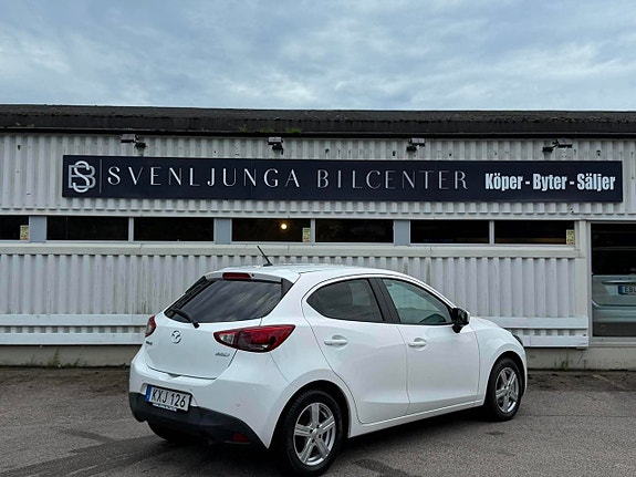 Mazda 2 3 of 5