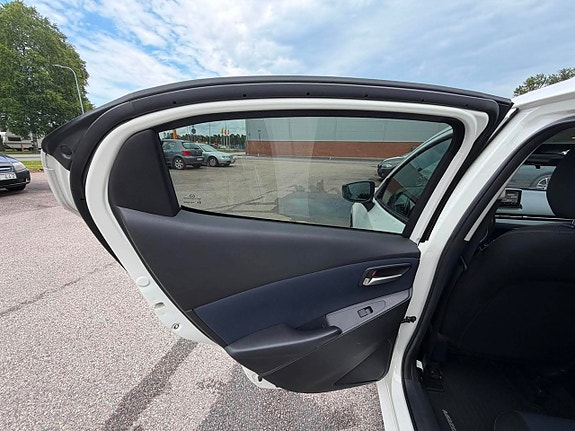 Mazda 2 13 of 24