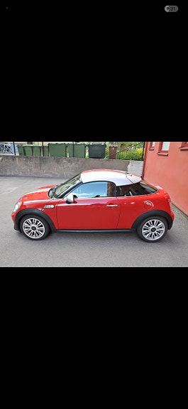 MINI Cooper S 4 of 5