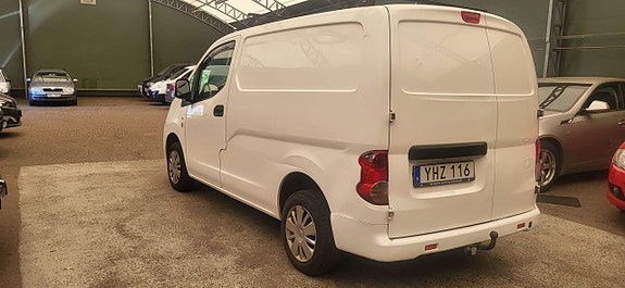 Nissan NV200 4 of 5