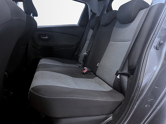 Toyota Yaris 13 of 15