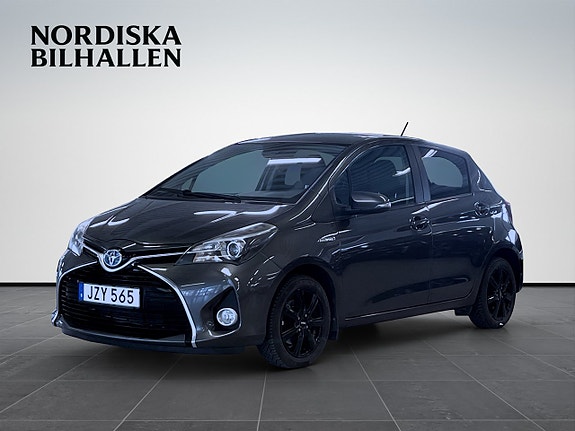 Toyota Yaris 3 of 15