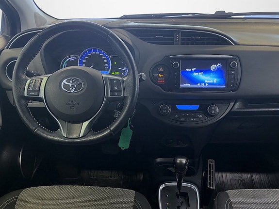 Toyota Yaris 8 of 15