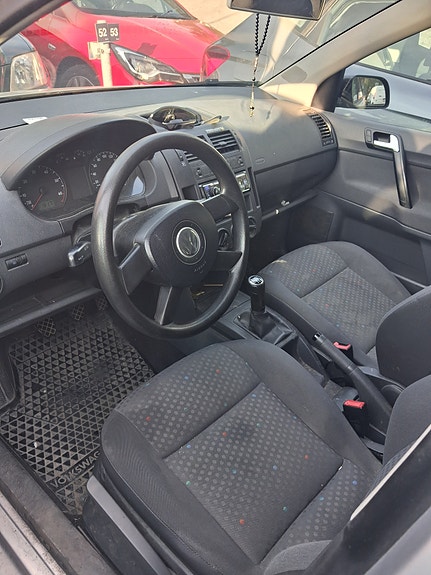 Volkswagen Polo 3 of 5