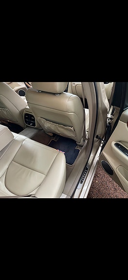 Jaguar XJ 8 of 9