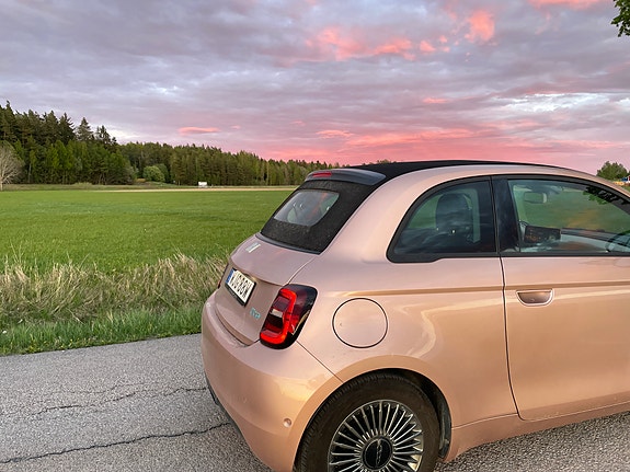 Fiat 500e 2 of 8