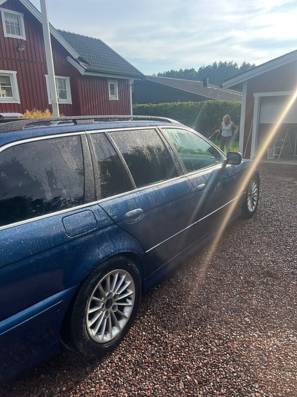 BMW 525i 3 of 11