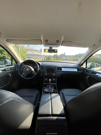 Volkswagen Touareg 5 of 5