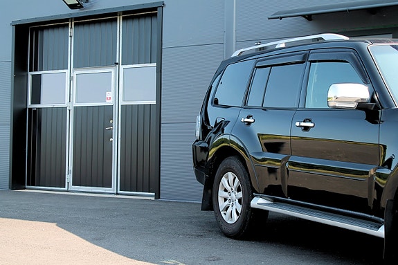Mitsubishi Pajero 4 of 5