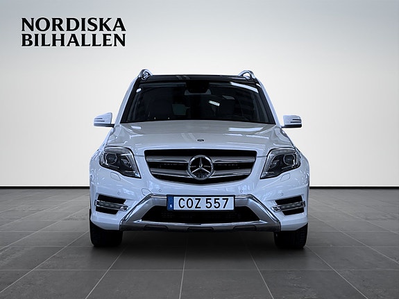 Mercedes-Benz GLK220 2 of 5