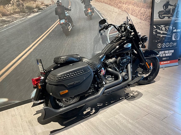 Harley-Davidson Heritage Classic 2 of 9