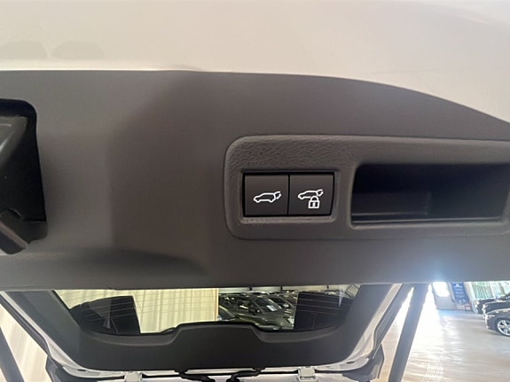 Subaru Solterra 8 of 18