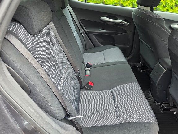 Toyota Auris 4 of 4
