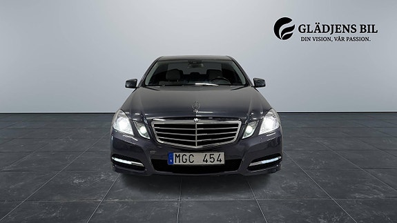 Mercedes-Benz E250 2 of 27