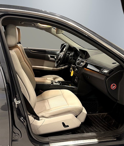 Mercedes-Benz E250 15 of 27