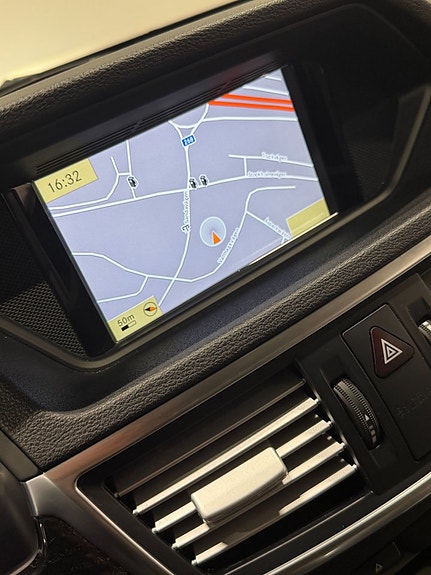 Mercedes-Benz E250 24 of 27