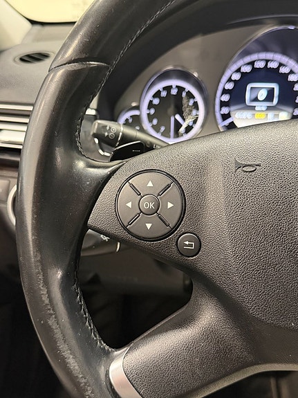 Mercedes-Benz E250 20 of 27