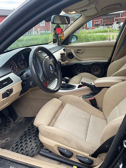 BMW 320d 4 of 4