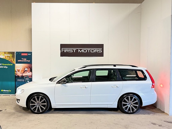 Volvo V70 3 of 5