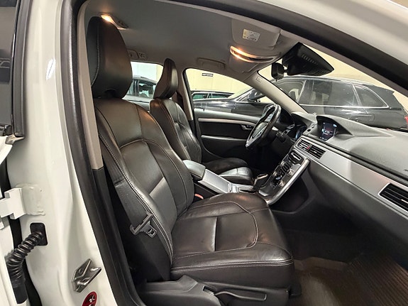 Volvo V70 11 of 19