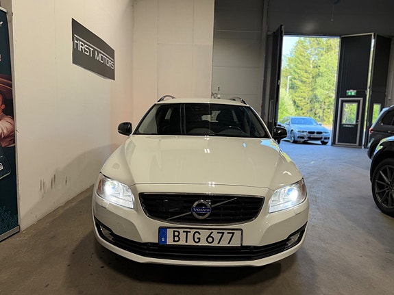 Volvo V70 4 of 5