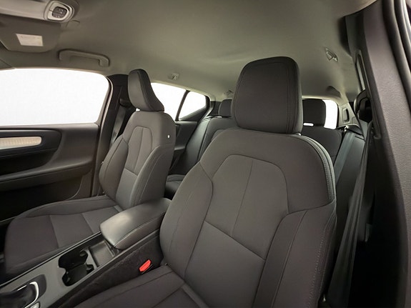 Volvo XC40 11 of 30