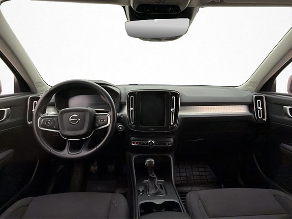 Volvo XC40 12 of 30