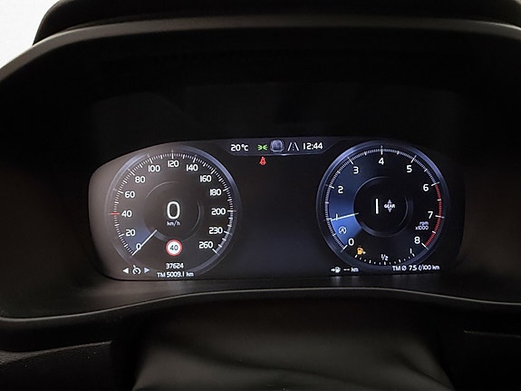 Volvo XC40 19 of 30