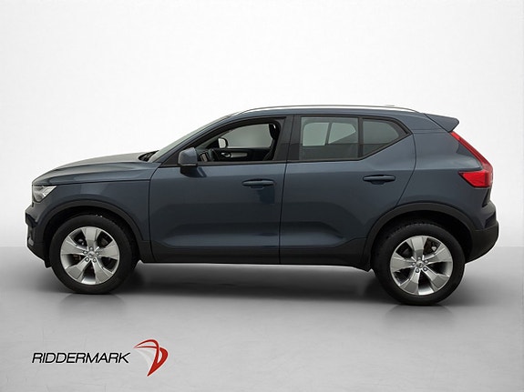 Volvo XC40 4 of 5
