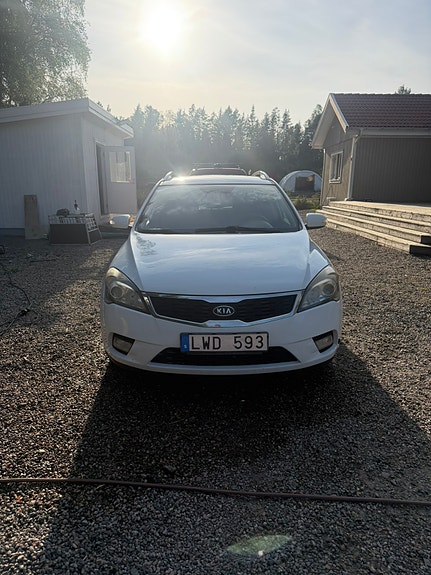 Kia Ceed 3 of 5