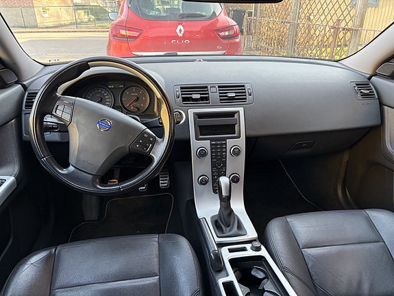 Volvo V50 3 of 5