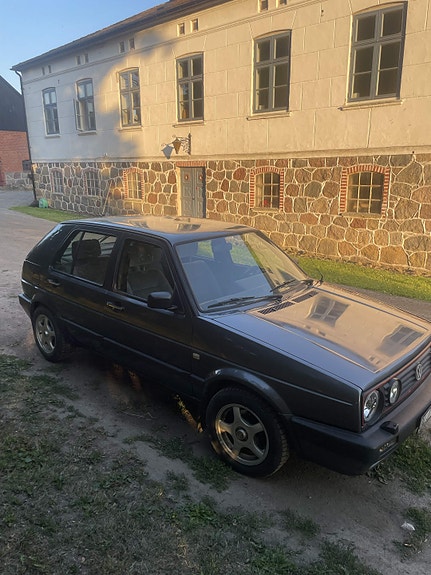 Volkswagen Golf II 2 of 5