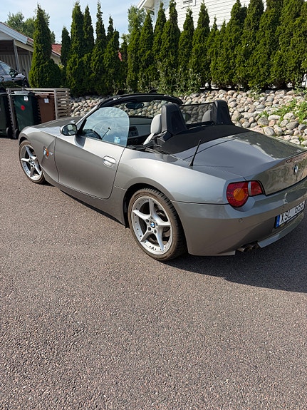 BMW Z4 2 of 5
