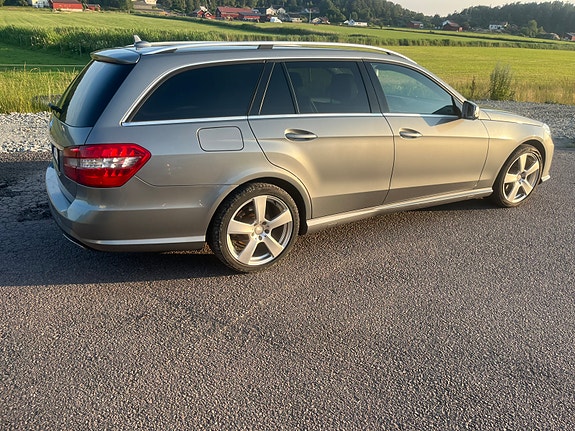 Mercedes-Benz E250 3 of 6