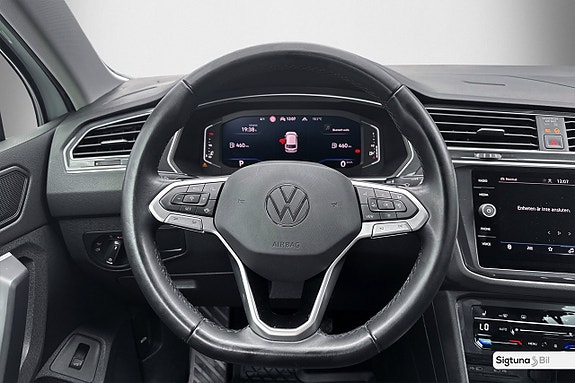 Volkswagen Tiguan 15 of 27