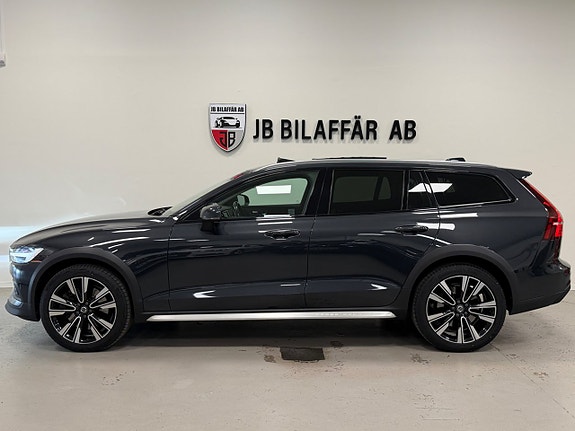 Volvo V60 Cross Country 7 of 27