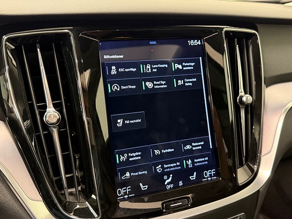 Volvo V60 Cross Country 18 of 27