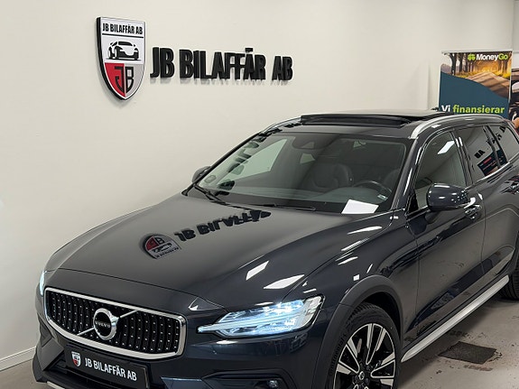 Volvo V60 Cross Country 24 of 27