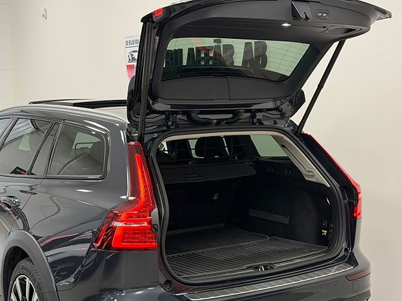 Volvo V60 Cross Country 21 of 27
