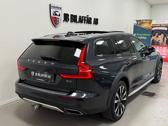 Volvo V60 Cross Country 6 of 27