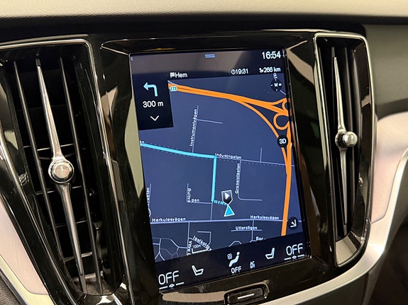 Volvo V60 Cross Country 16 of 27