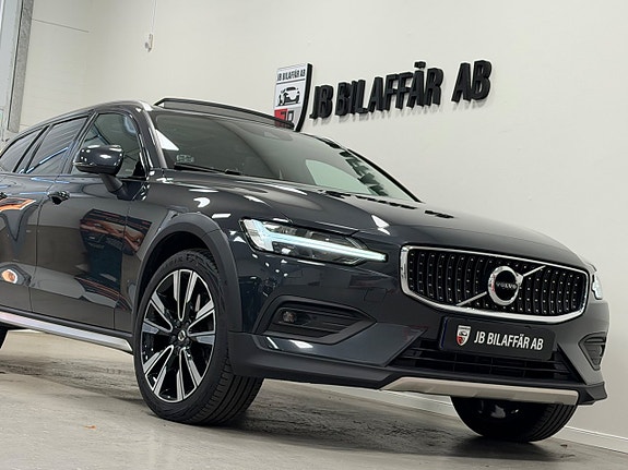 Volvo V60 Cross Country 4 of 5